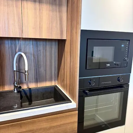 Pearl Pool Luxury * Golem (Tirana)