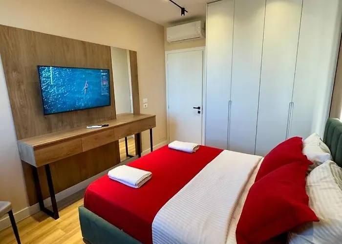 Pearl Pool Luxury * Golem (Tirana)