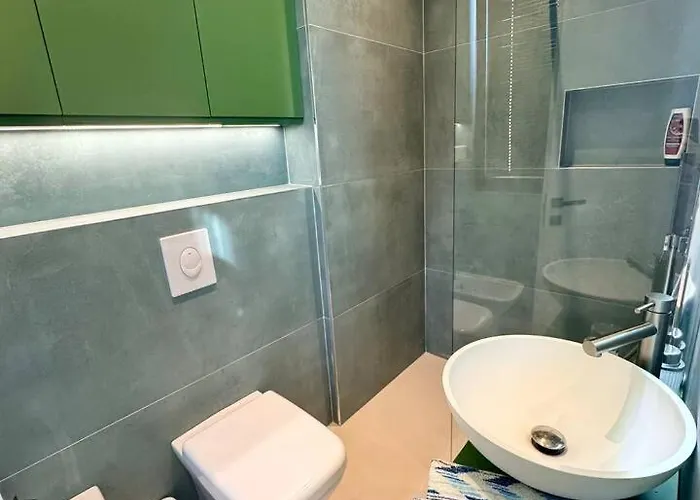 Pearl Pool Luxury * Golem (Tirana)