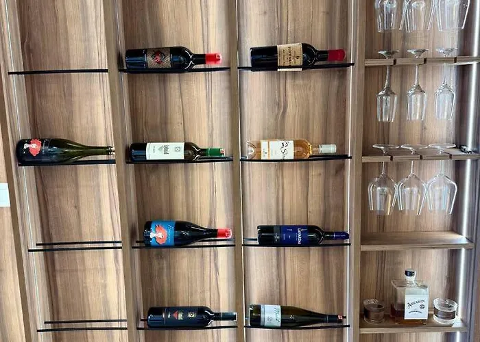 Pearl Pool Luxury Golem (Tirana)